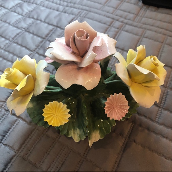 Capidimonte Baonu I.I.E. Exclusive Porcelain Bouquet Delicate EUC Vintage - Picture 3 of 13